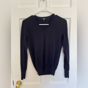 Navy Uniqlo sweater